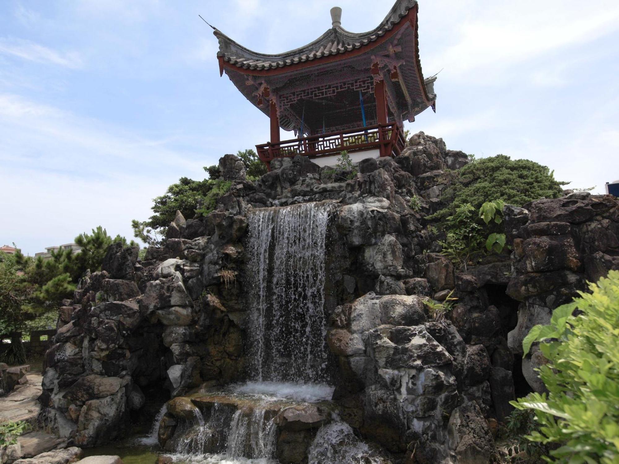 Hotel Yamanouchi Наха Екстериор снимка