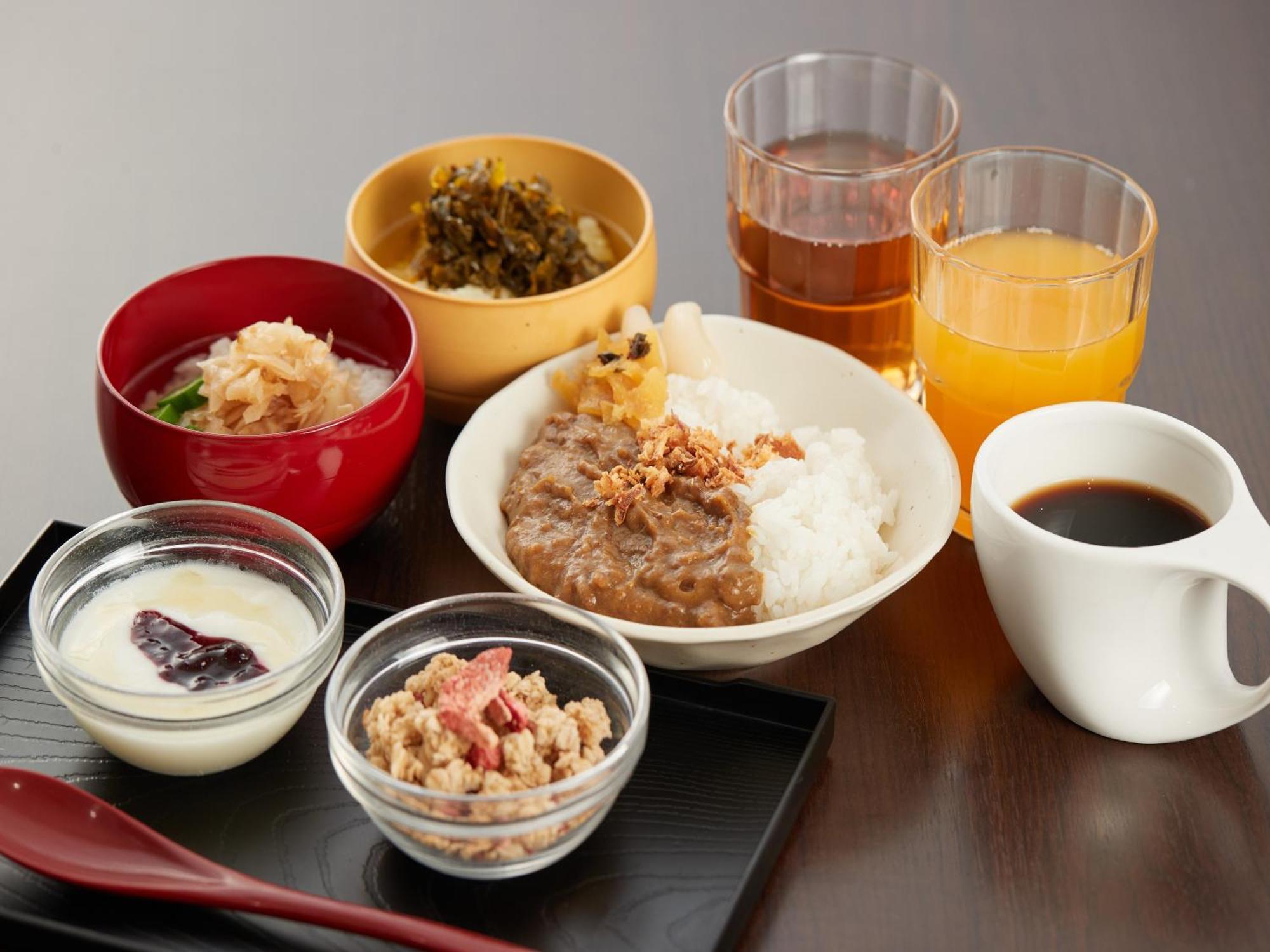 Hotel Yamanouchi Наха Екстериор снимка