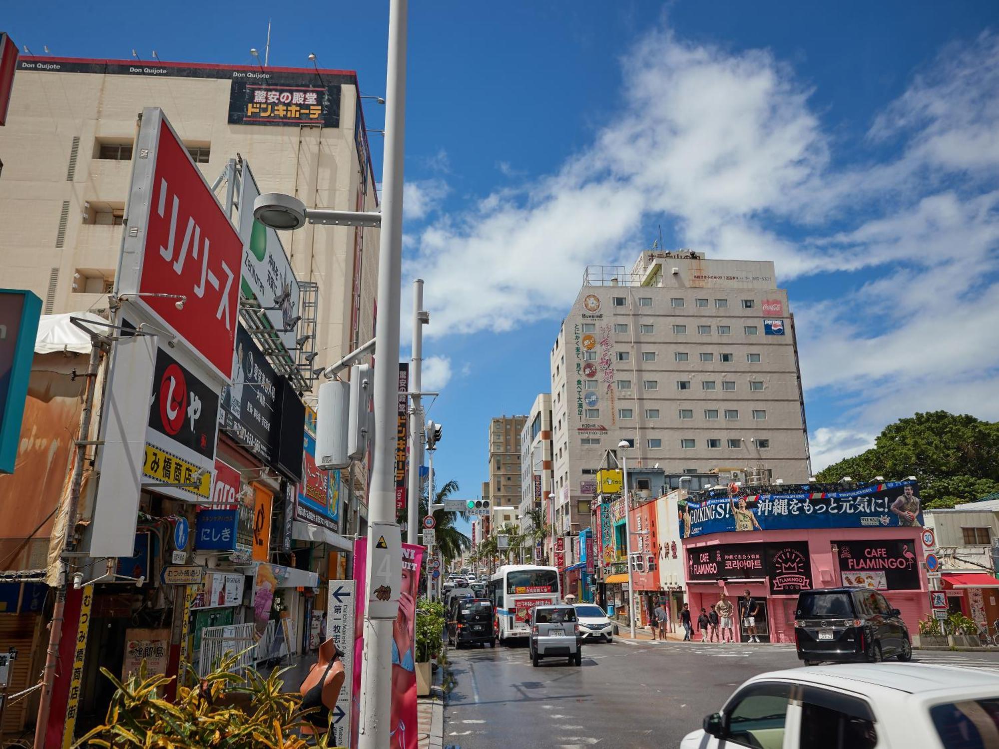 Hotel Yamanouchi Наха Екстериор снимка